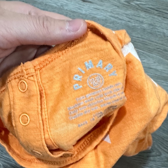 Orange Star-Patterned Baby Romper - Picture 2 of 3